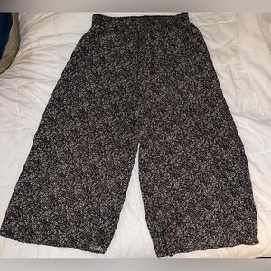 Vintage Black & White Floral Wide-Leg Gaucho Pants Size 18W by Jennifer Collins